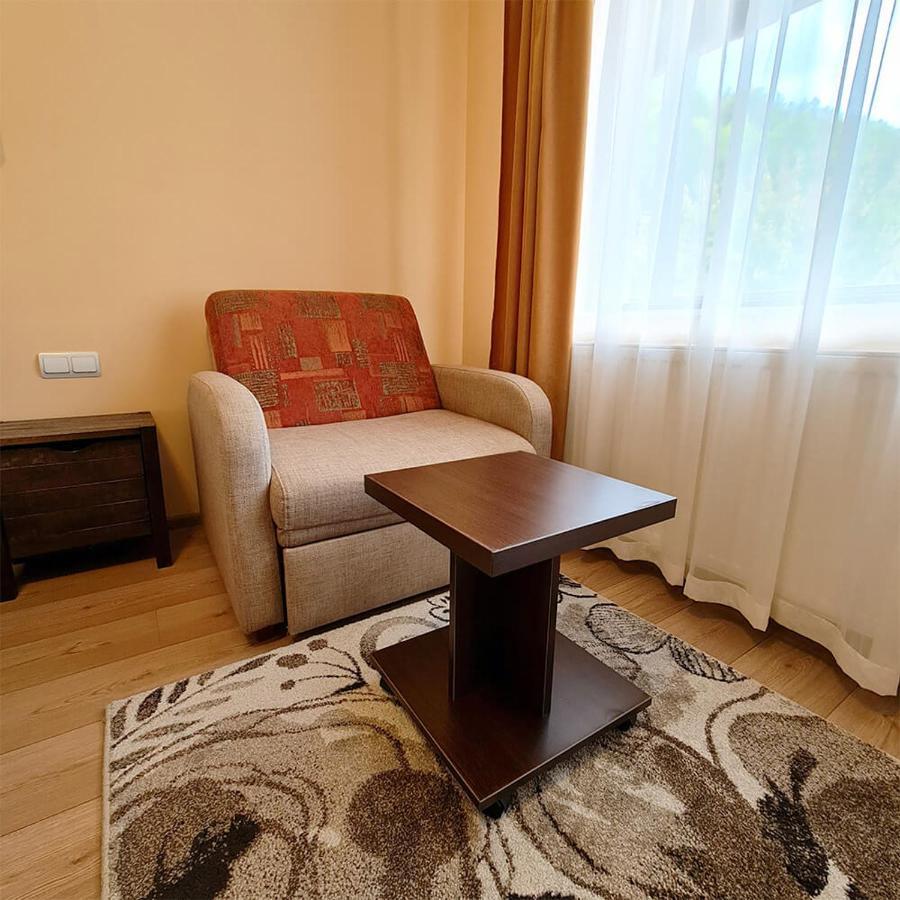 Family Hotel Chiflik Hills Bagian luar foto