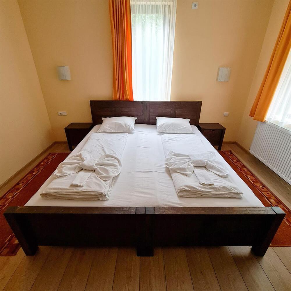 Family Hotel Chiflik Hills Ruang foto