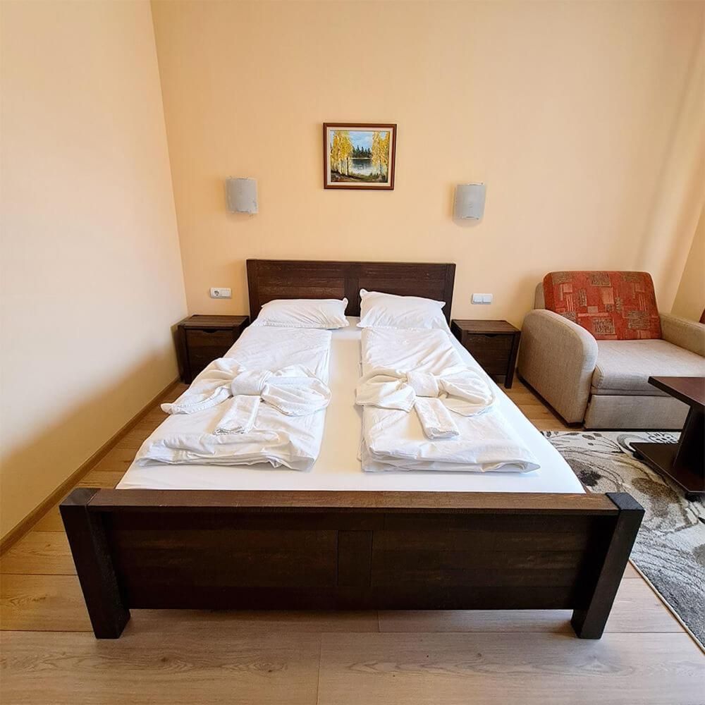 Family Hotel Chiflik Hills Ruang foto